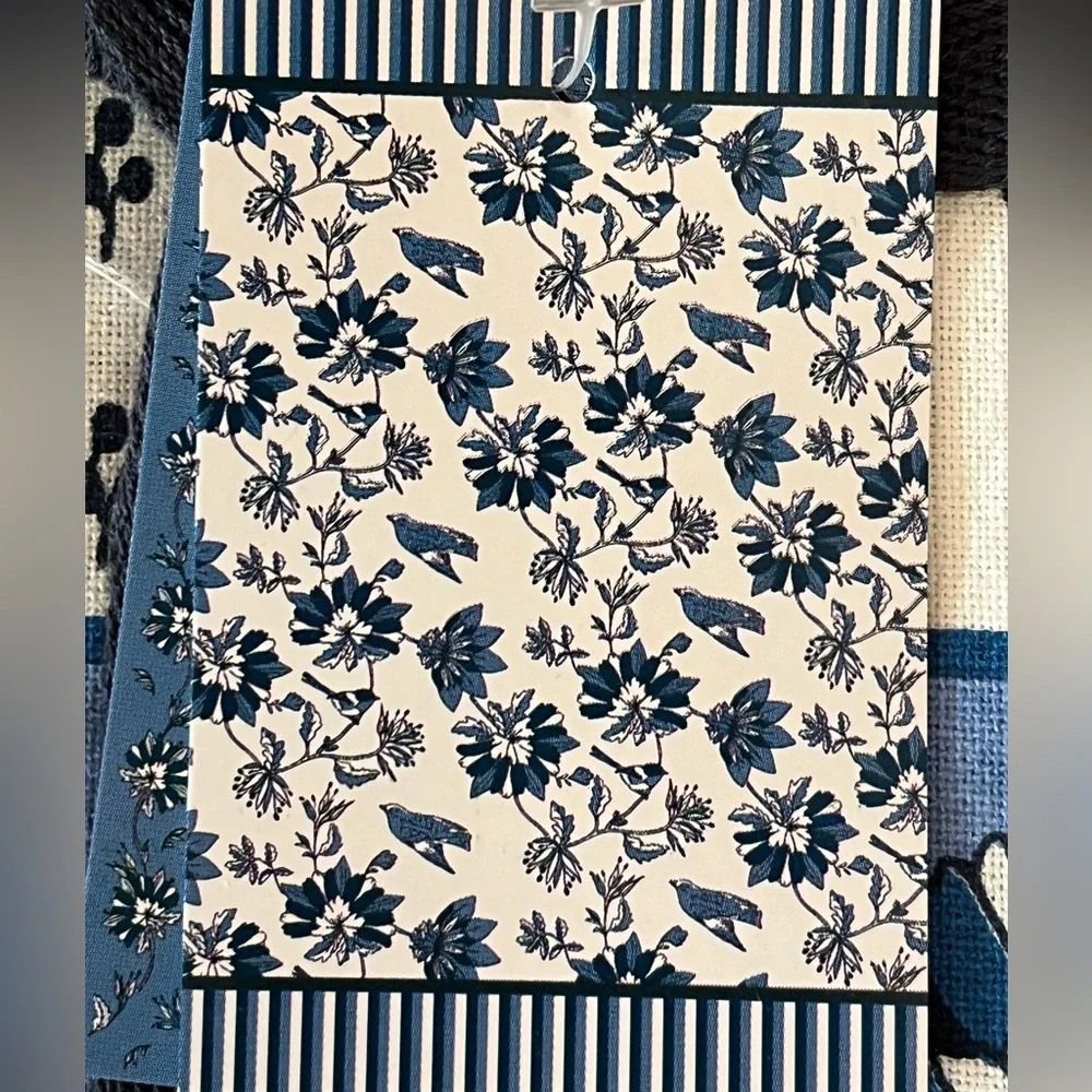 Tag Dishtowel gift set with votive candles,‎ country home blue NWT